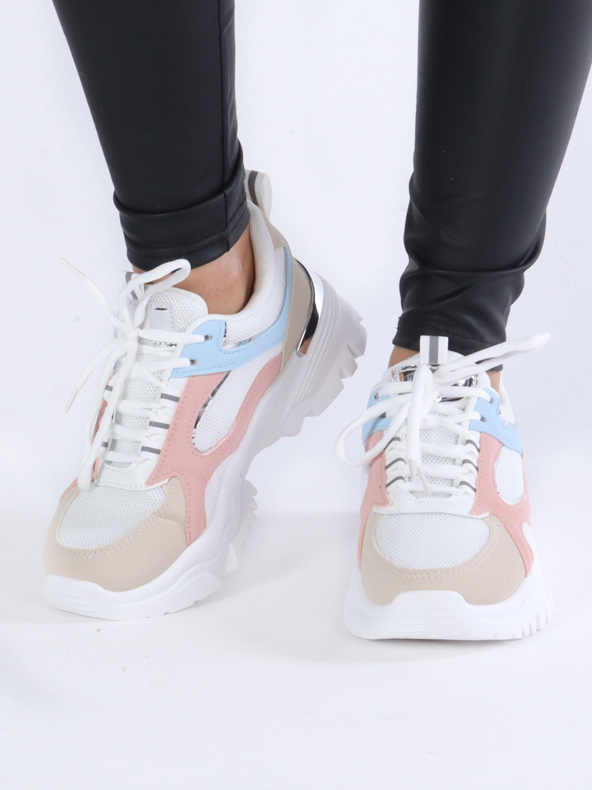 Sikki - Sneakers med guld detaljer